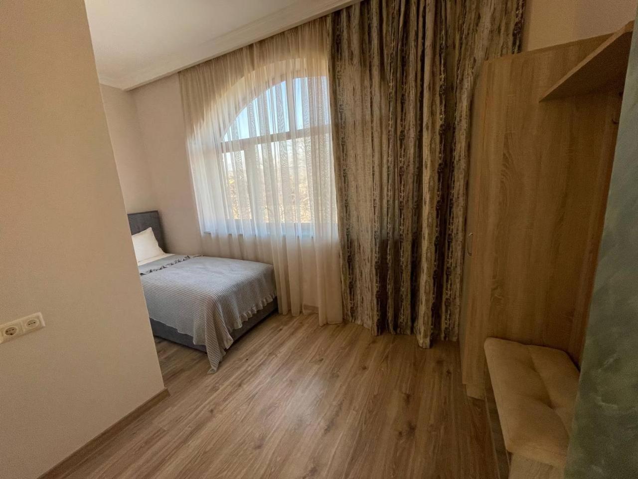 Harmonia Garden Gastroyard&Hotel Гарни Номер фото